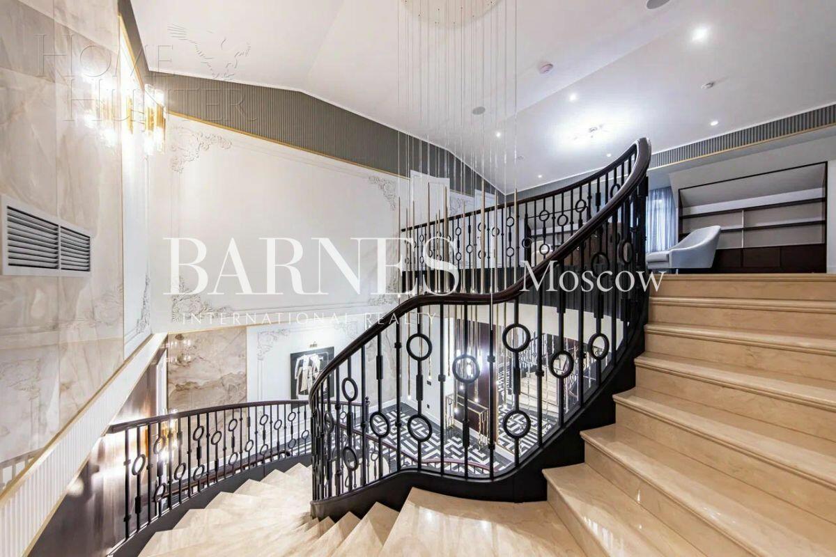 2-этажный коттедж 702 м² с отделкой