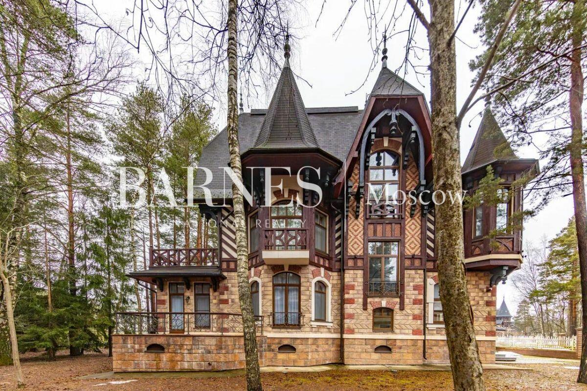 2-этажный коттедж 639 м² с отделкой