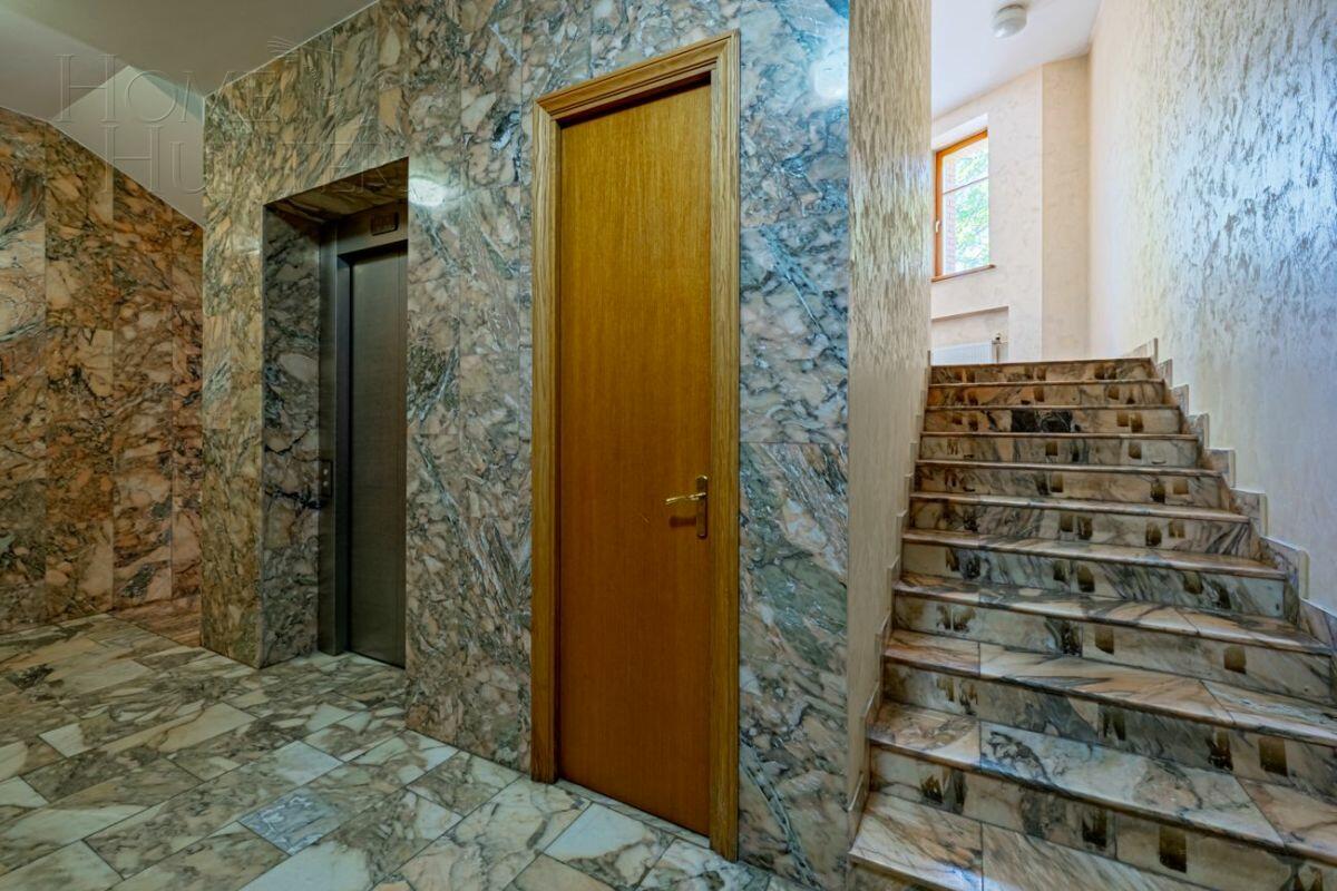 5-КОМН. КВАРТИРА С ОТДЕЛКОЙ 220.3 М² НА 2 ЭТАЖЕ