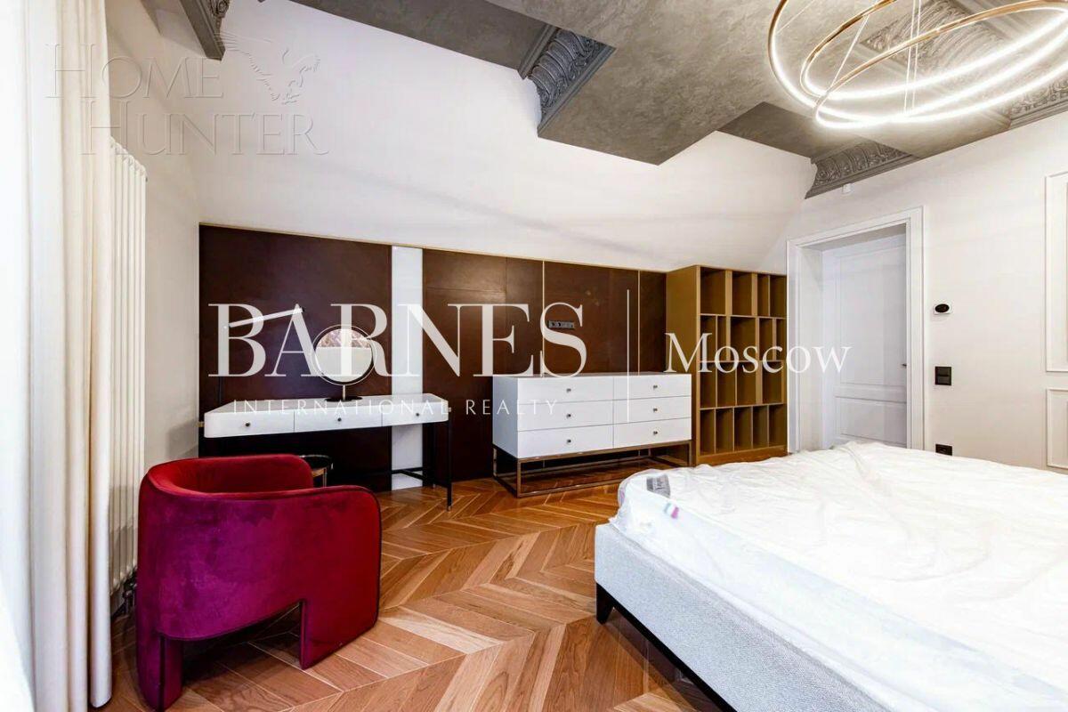 2-этажный коттедж 702 м² с отделкой