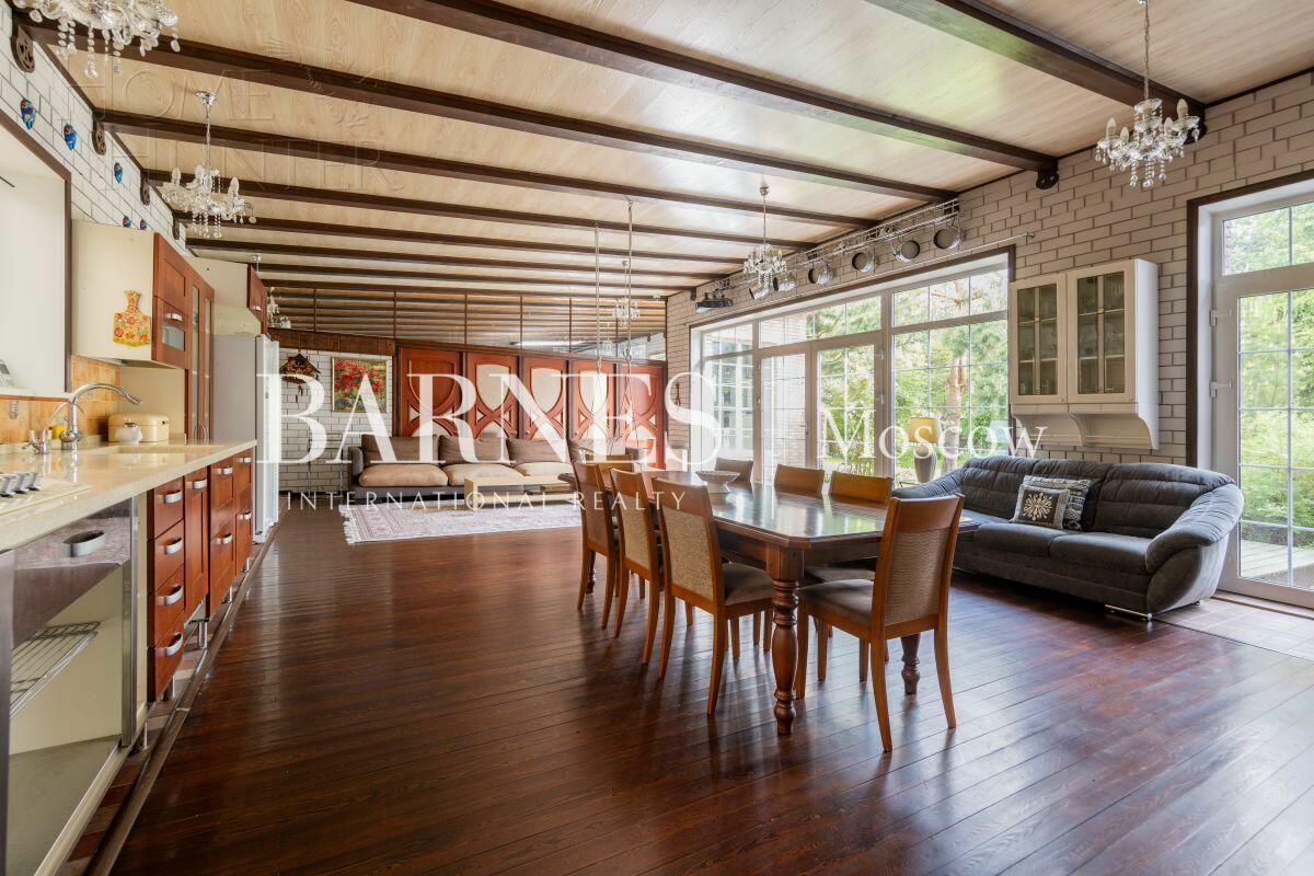 2-этажный коттедж 1 200 м² с отделкой