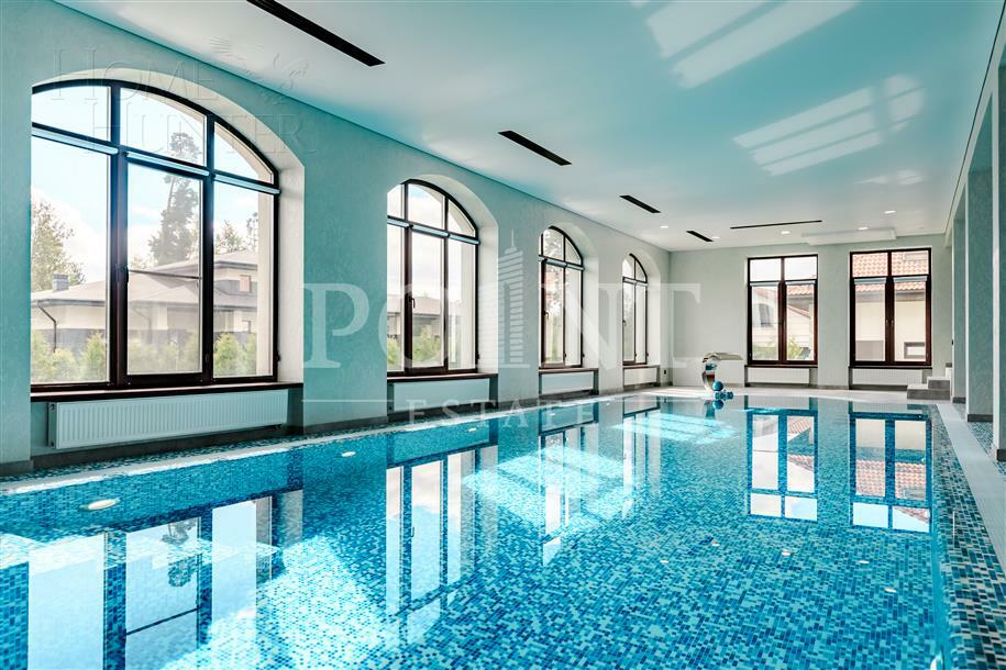 2-этажный коттедж 1 300 м² без отделки