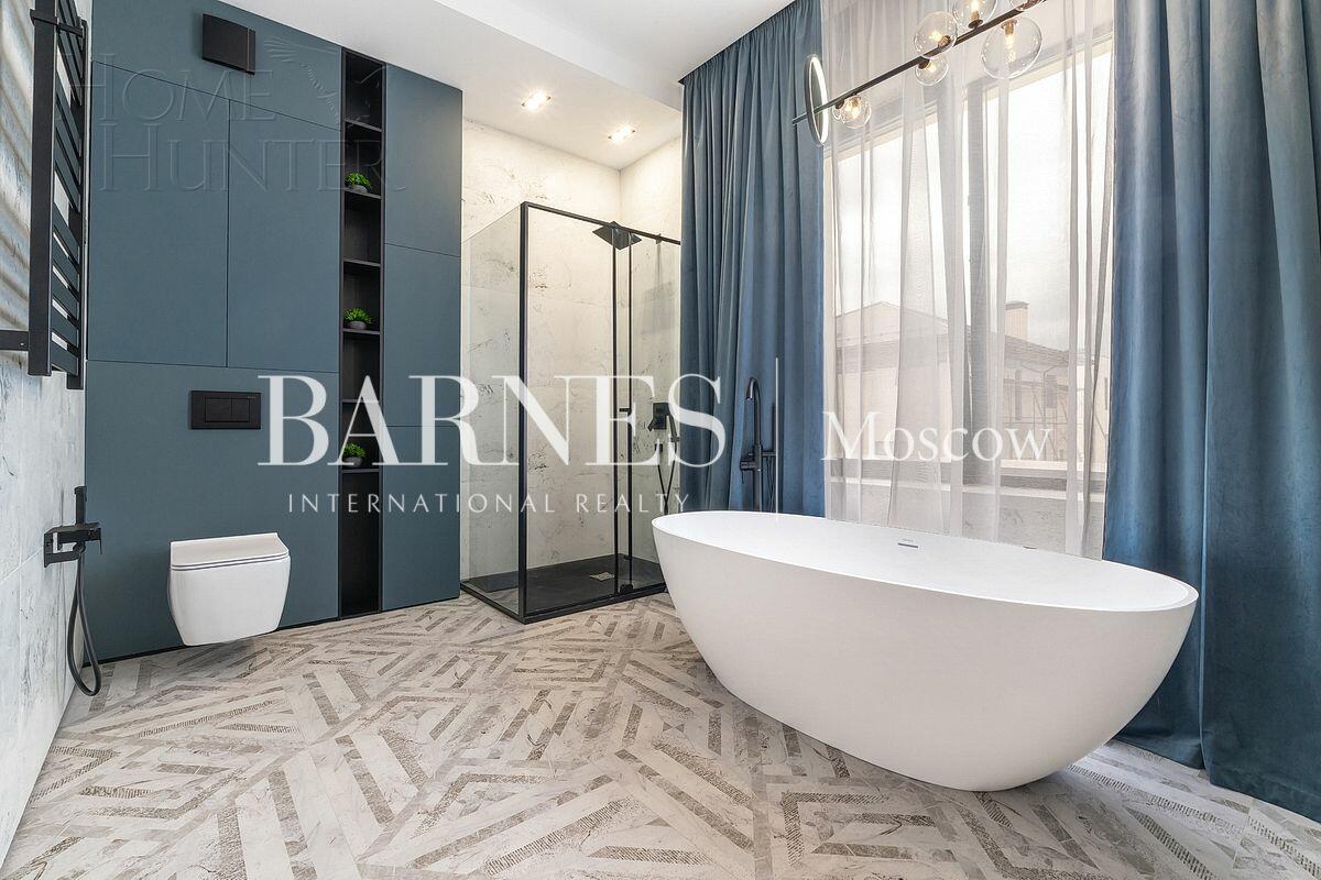 2-этажный коттедж 300 м² с отделкой