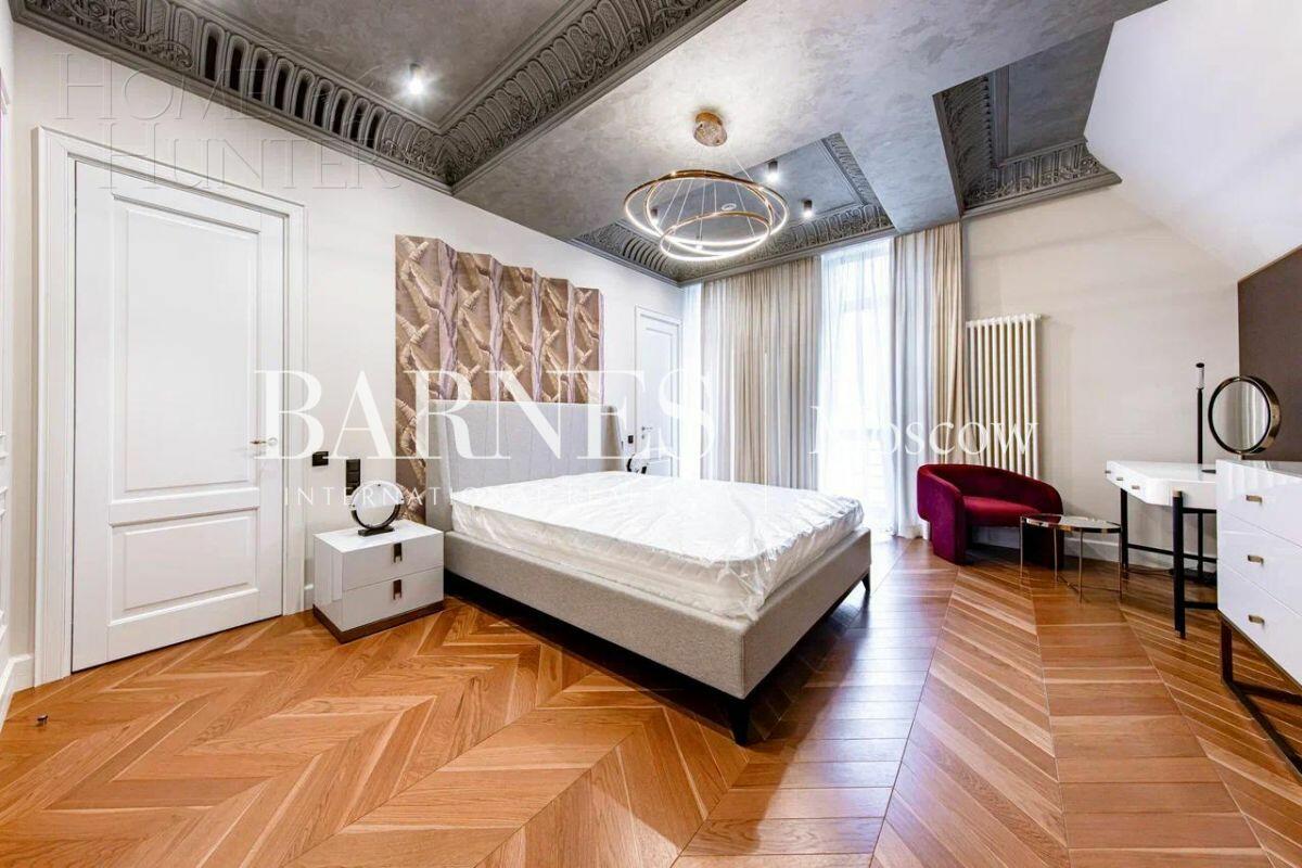 2-этажный коттедж 702 м² с отделкой