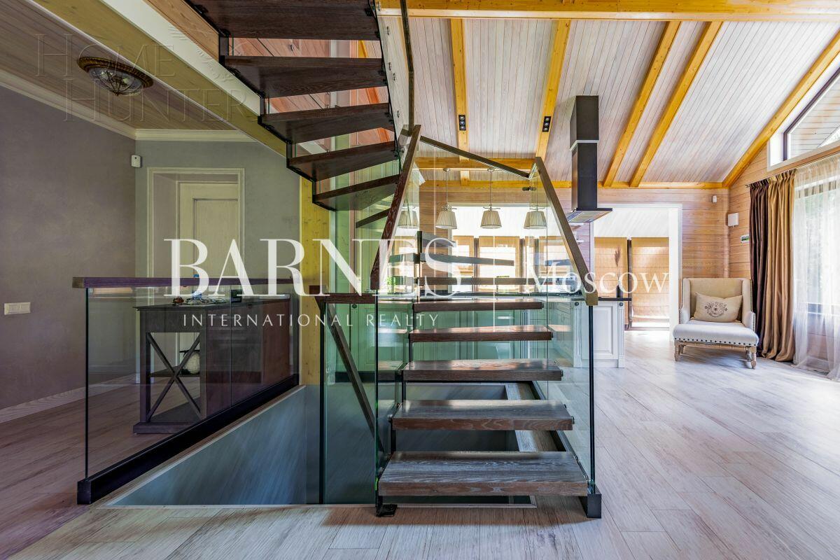 2-этажный коттедж 473.3 м² с отделкой