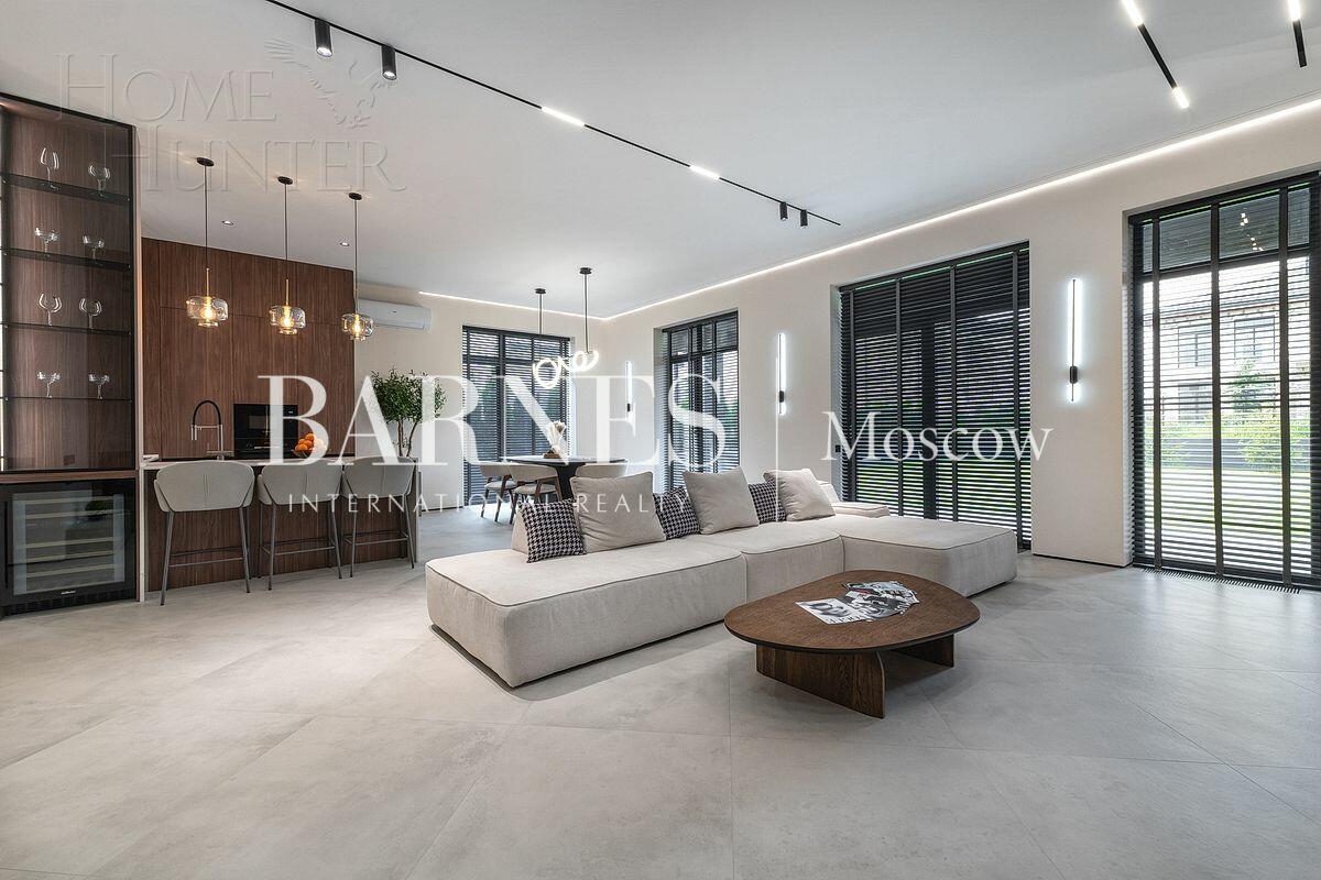 2-этажный коттедж 300 м² с отделкой