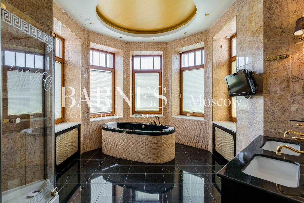 2-этажный коттедж 700 м² с отделкой