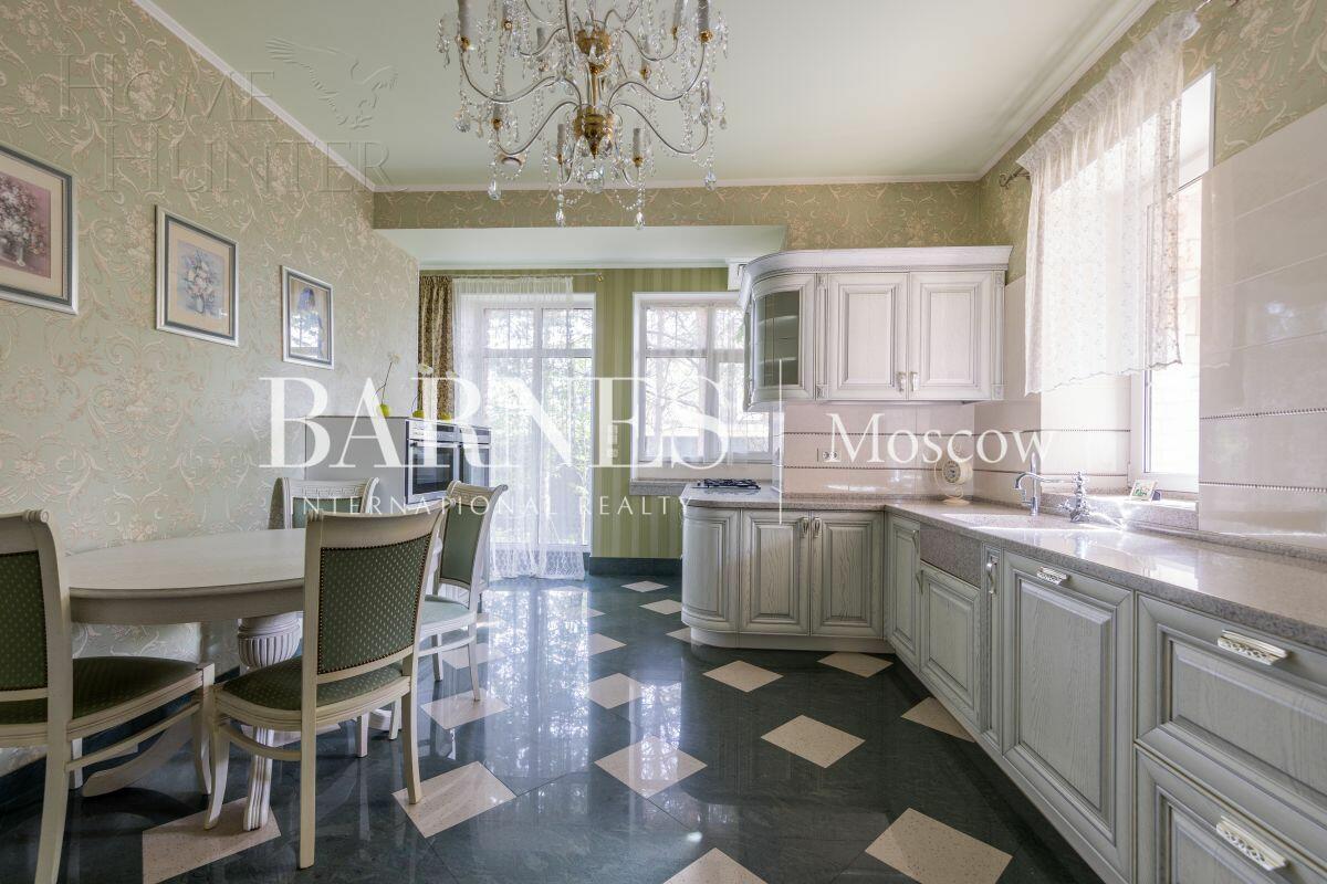 2-этажный коттедж 1 200 м² с отделкой