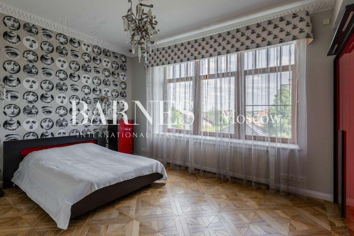 2-этажный коттедж 700 м² с отделкой