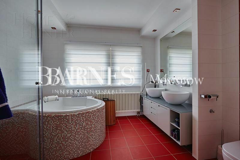 3-этажный коттедж 650 м² с отделкой