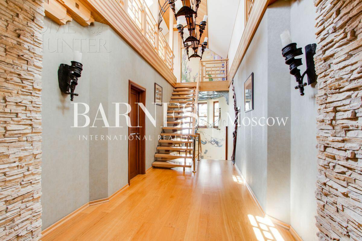 2-этажный коттедж 1 229 м² с отделкой