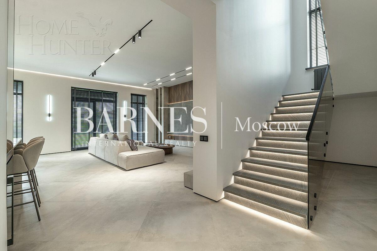 2-этажный коттедж 300 м² с отделкой