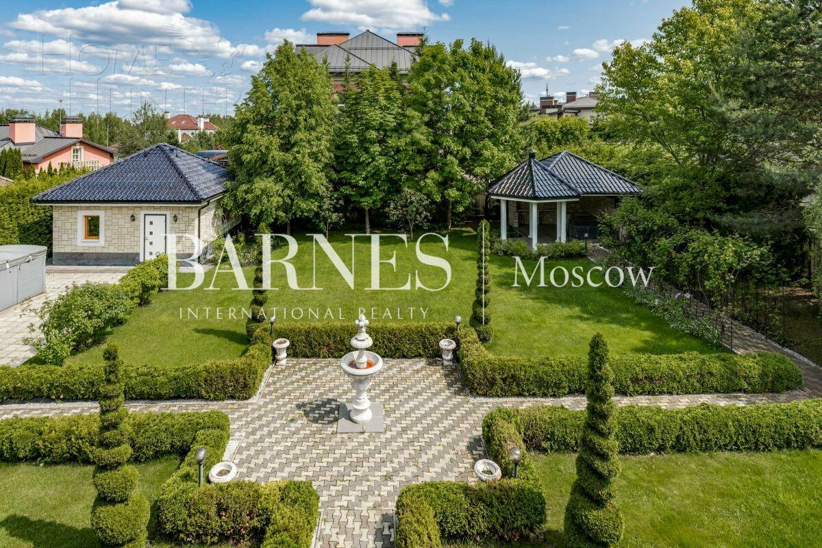 2-этажный коттедж 700 м² с отделкой