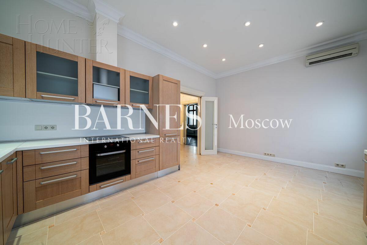 2-этажный коттедж 371 м² с отделкой