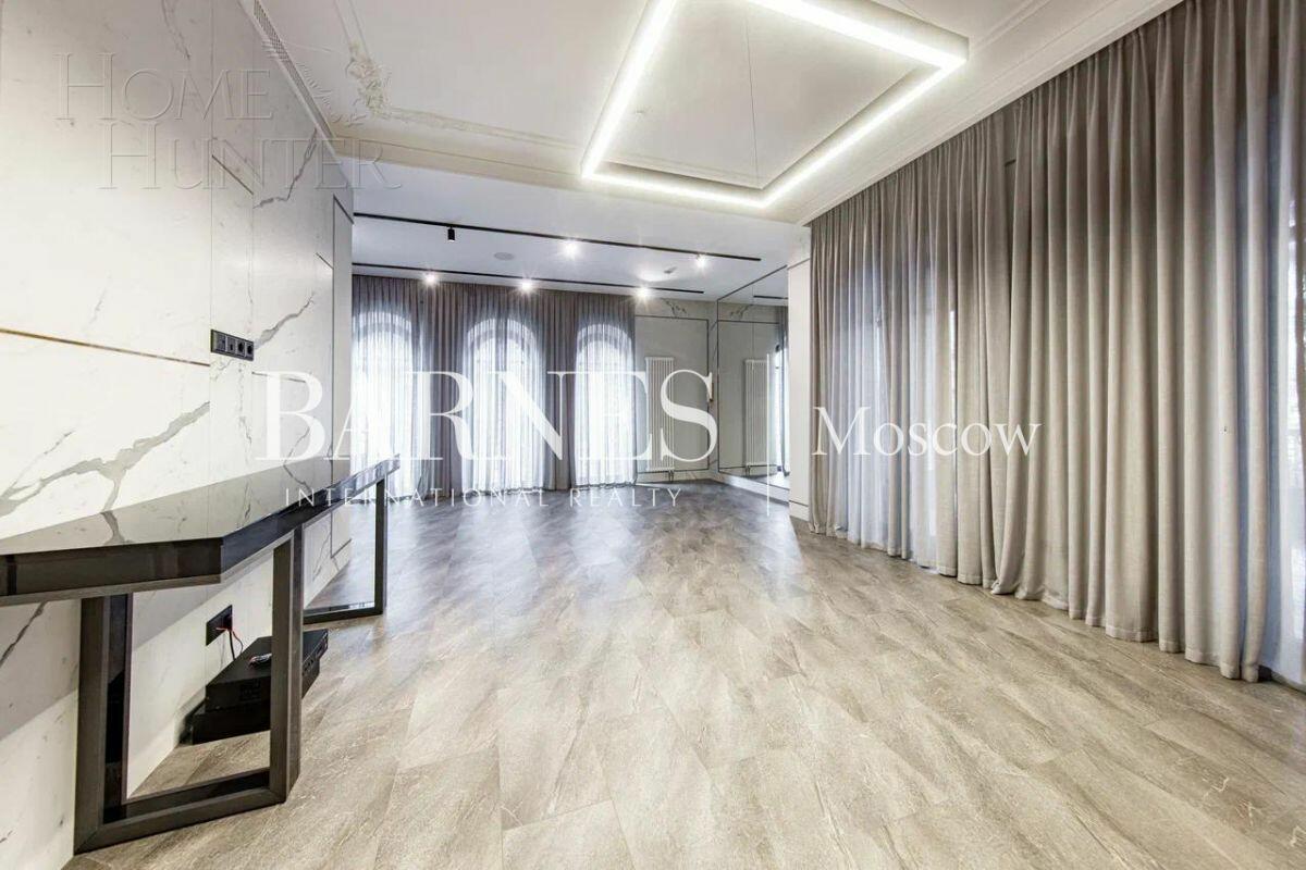 2-этажный коттедж 702 м² с отделкой