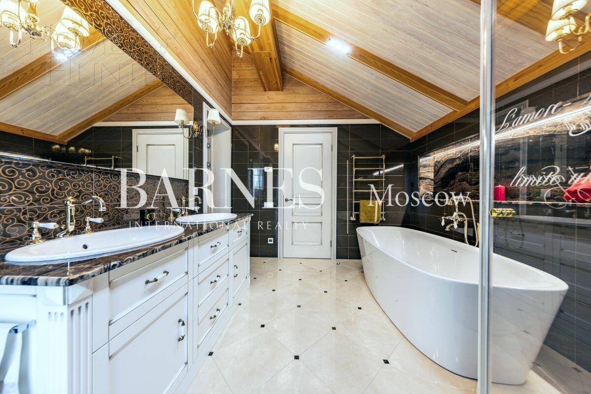 2-этажный коттедж 473.3 м² с отделкой