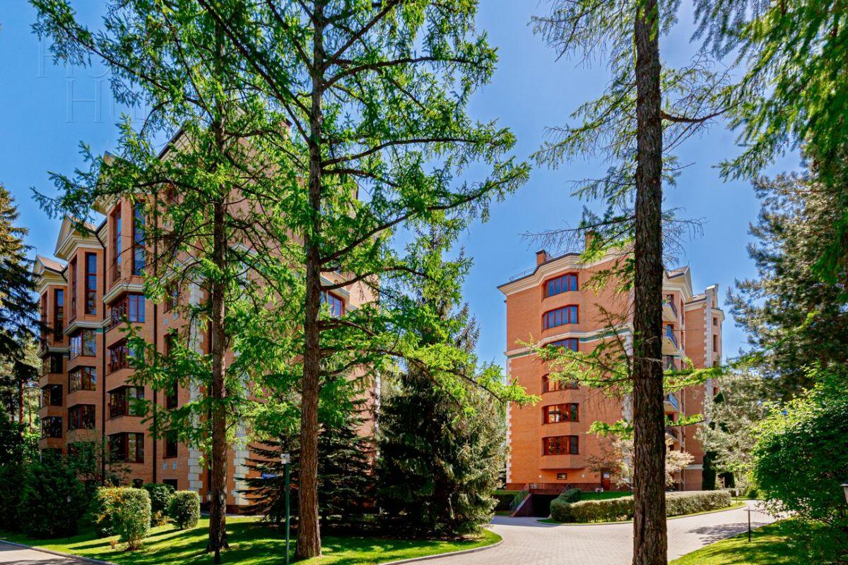 5-КОМН. КВАРТИРА С ОТДЕЛКОЙ 220.3 М² НА 2 ЭТАЖЕ