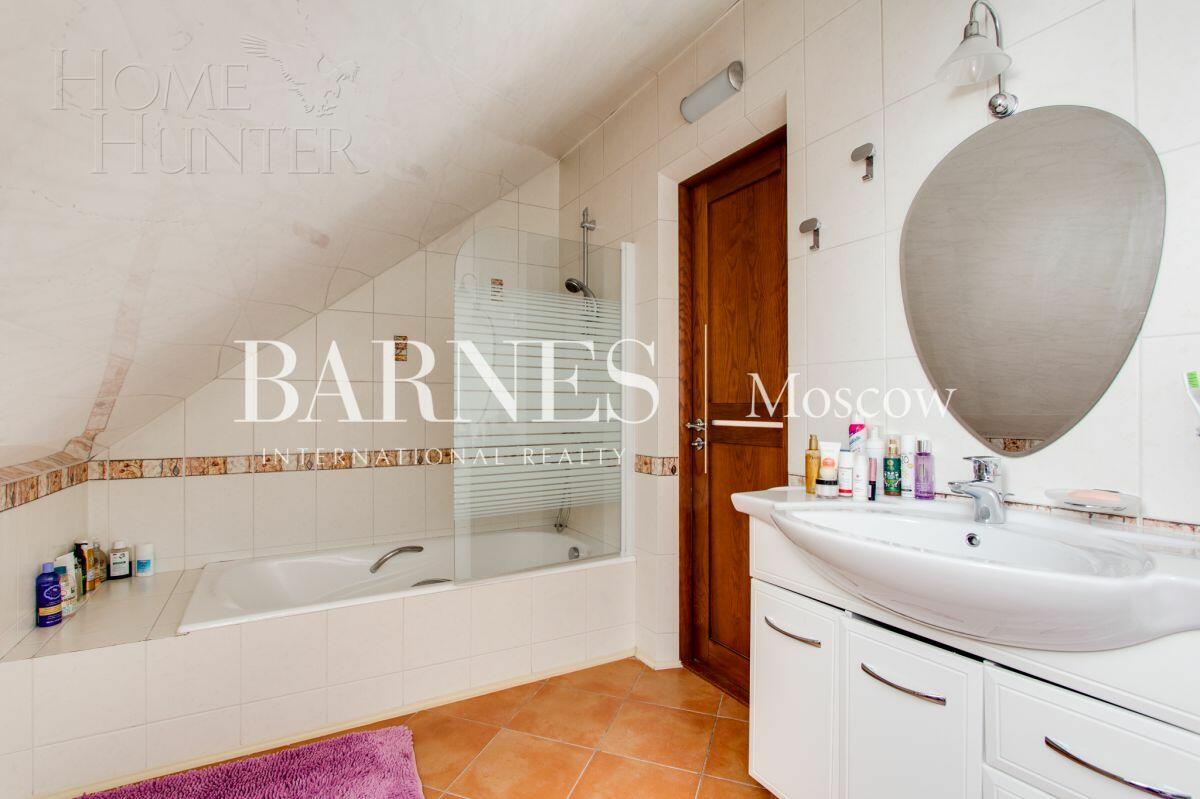 2-этажный коттедж 1 229 м² с отделкой