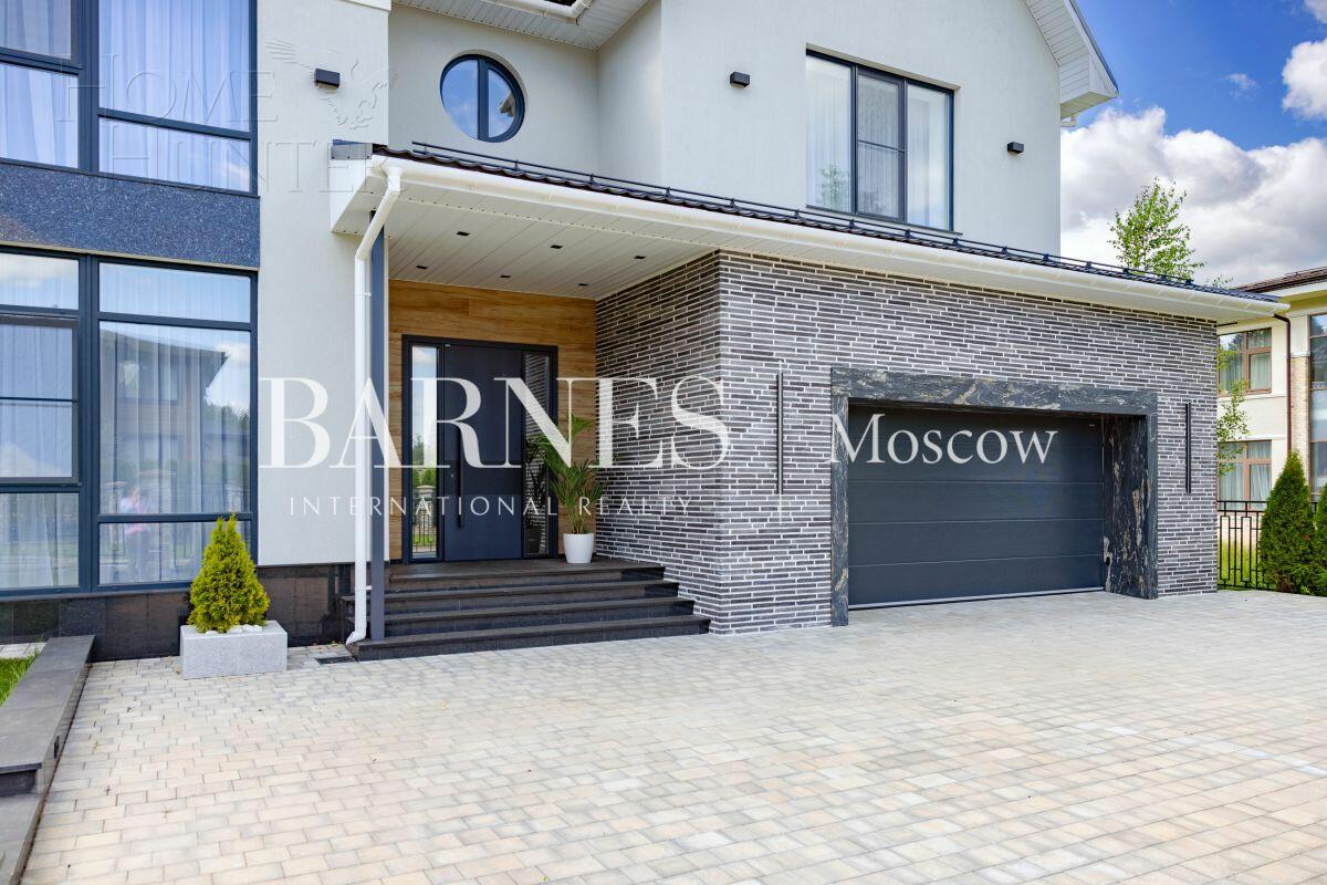 2-этажный коттедж 600 м² с отделкой