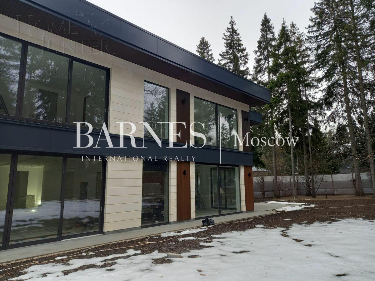 2-этажный коттедж 1 596 м² без отделки