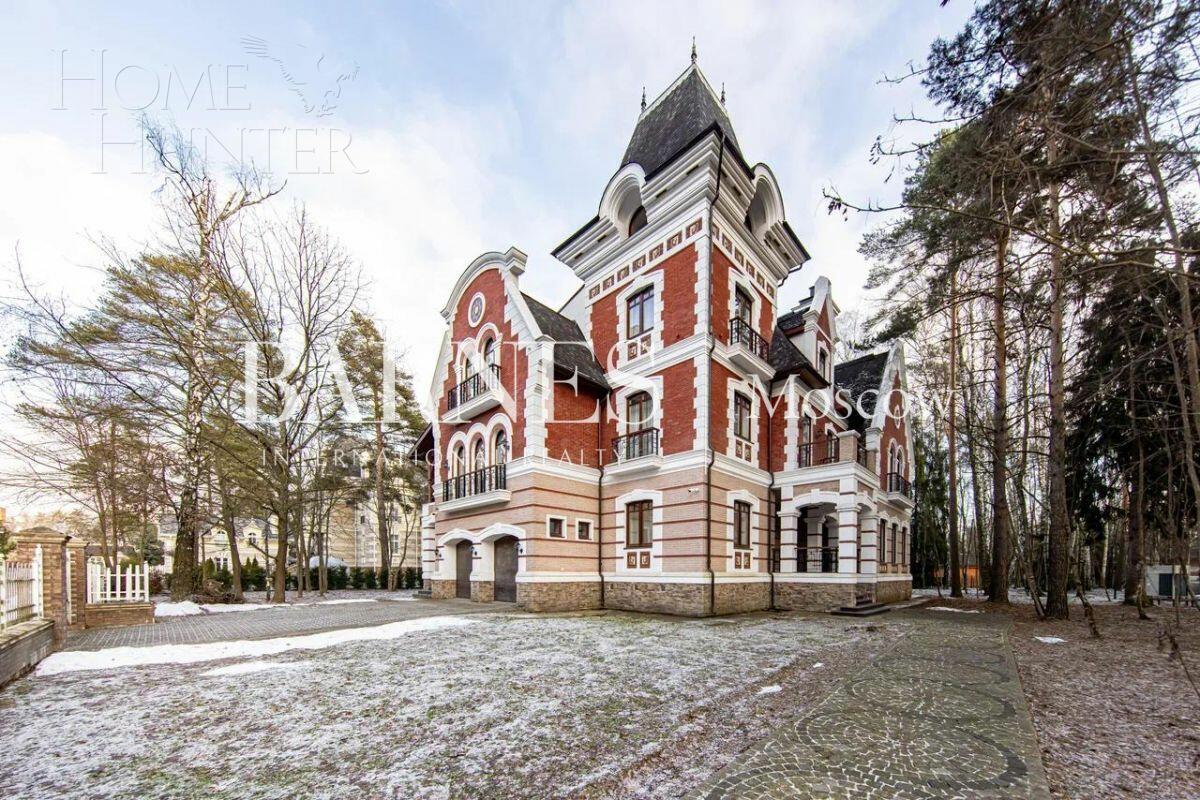 2-этажный коттедж 702 м² с отделкой