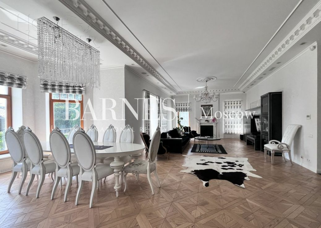 2-этажный коттедж 700 м² с отделкой