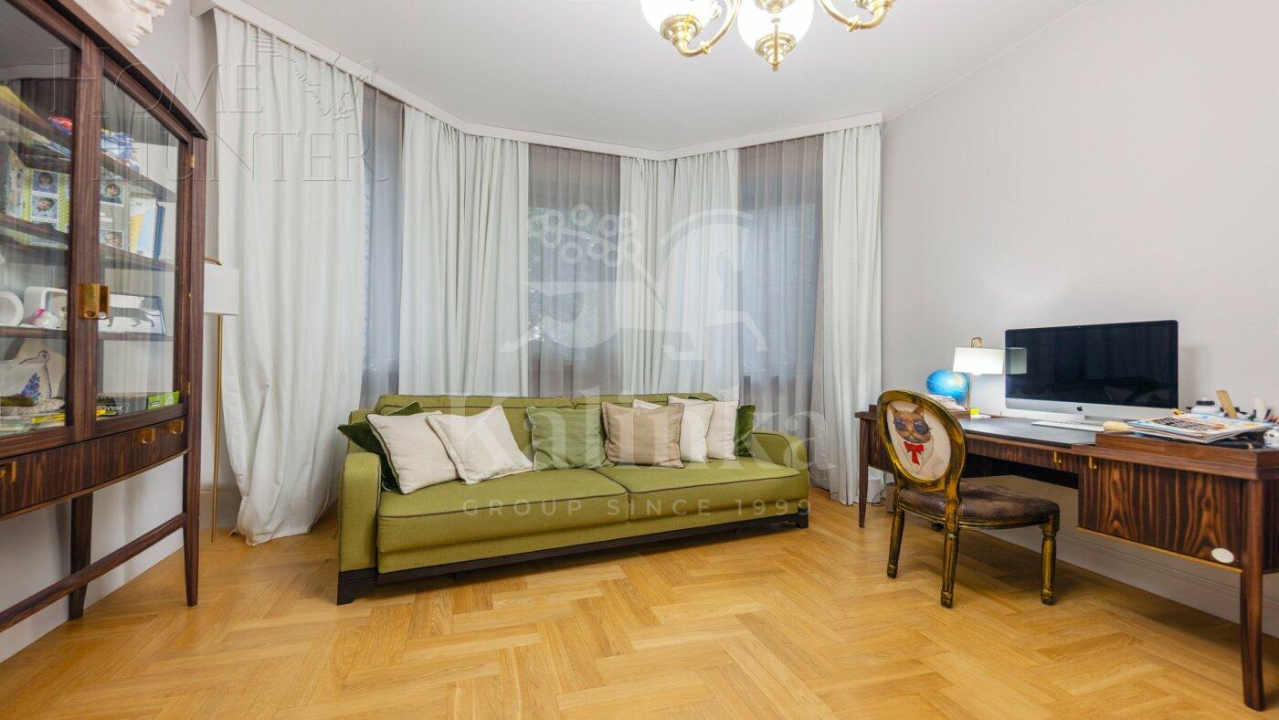 3-этажный коттедж 500 м² с отделкой