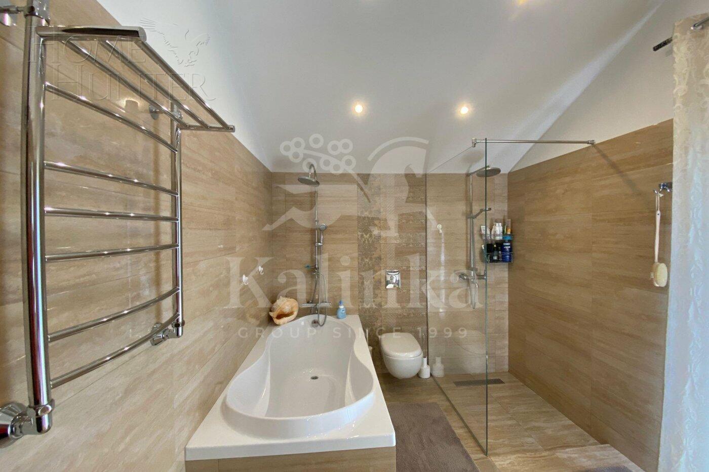 2-этажный коттедж 300 м² с отделкой