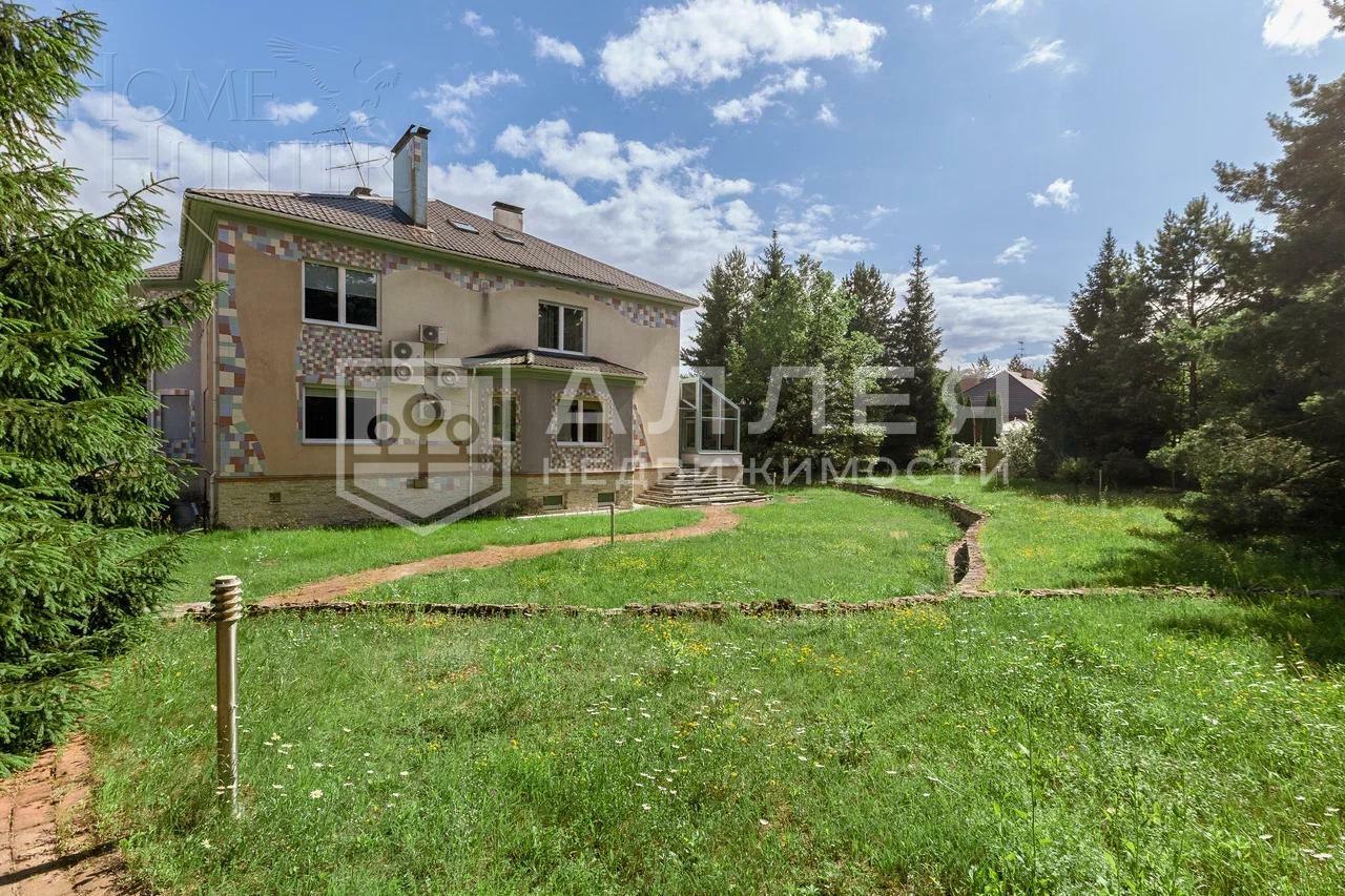 2-этажный коттедж 672 м² с отделкой