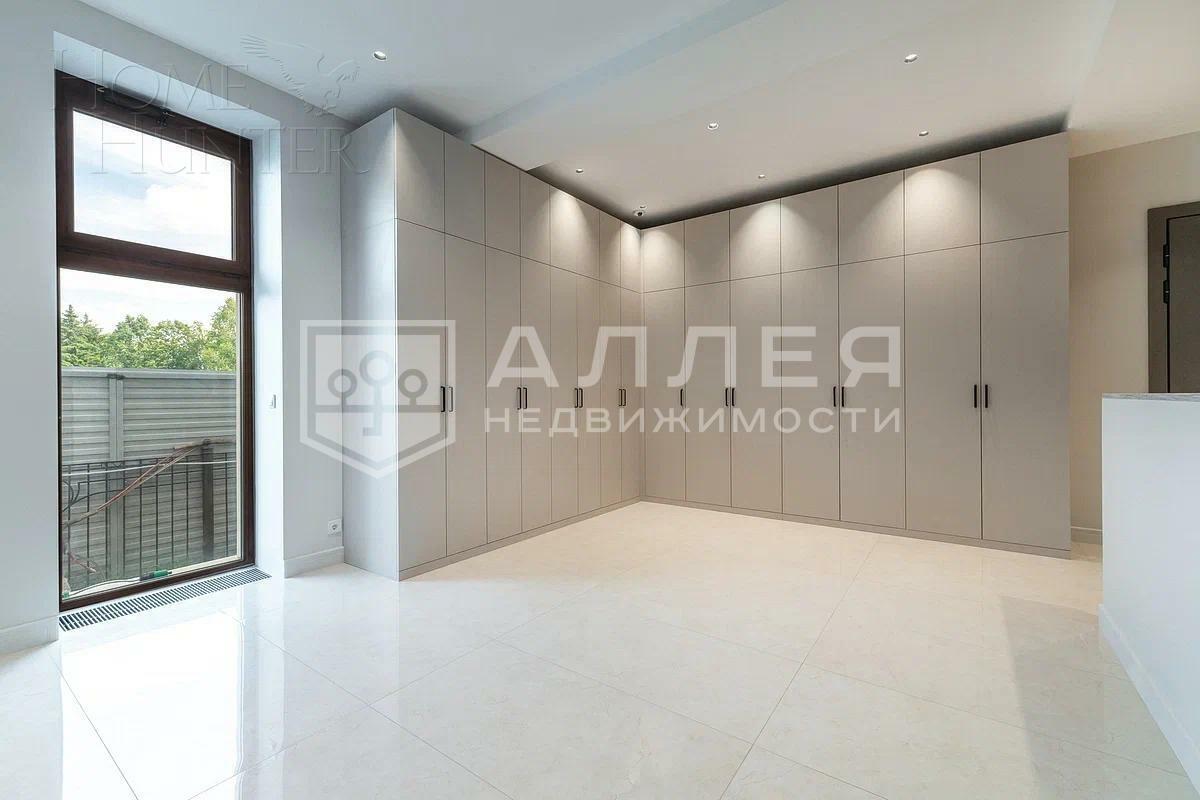 2-этажный коттедж 815 м² с отделкой