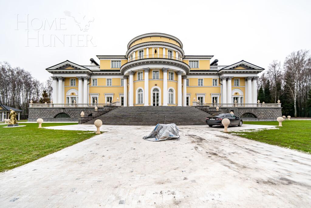 3-этажный коттедж 3 340 м² с отделкой