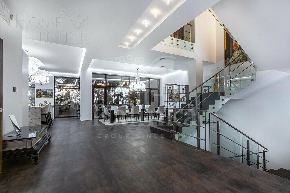 2-этажный коттедж 1 200 м² с отделкой