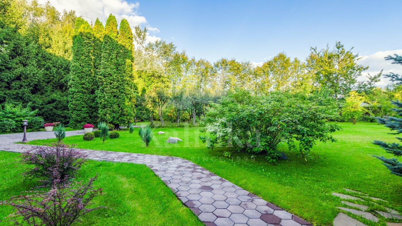 3-этажный коттедж 500 м² с отделкой