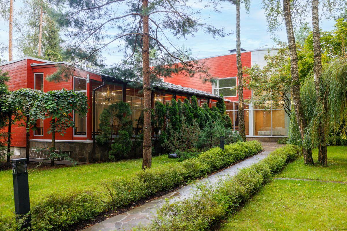 2-этажный коттедж 711 м² с отделкой