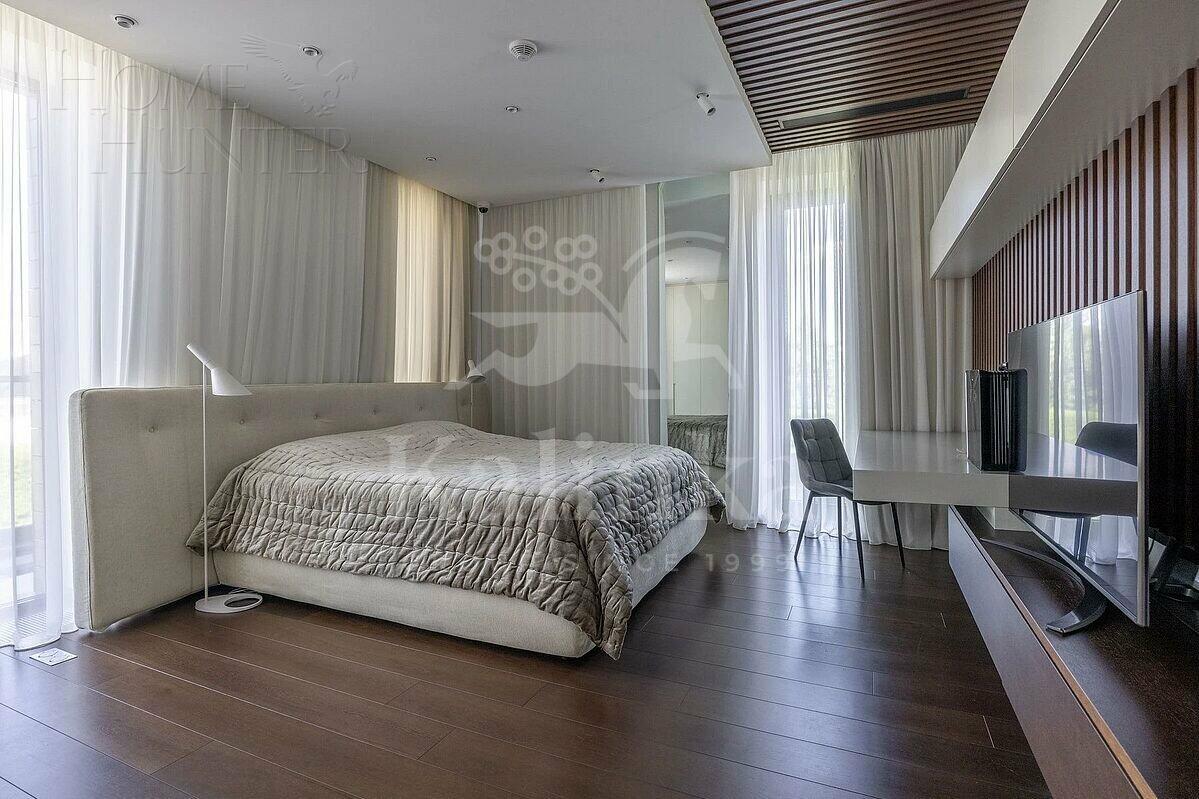 3-этажный коттедж 550 м² с отделкой