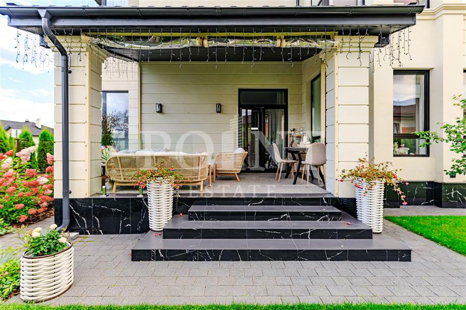 2-этажный коттедж 278 м² с отделкой