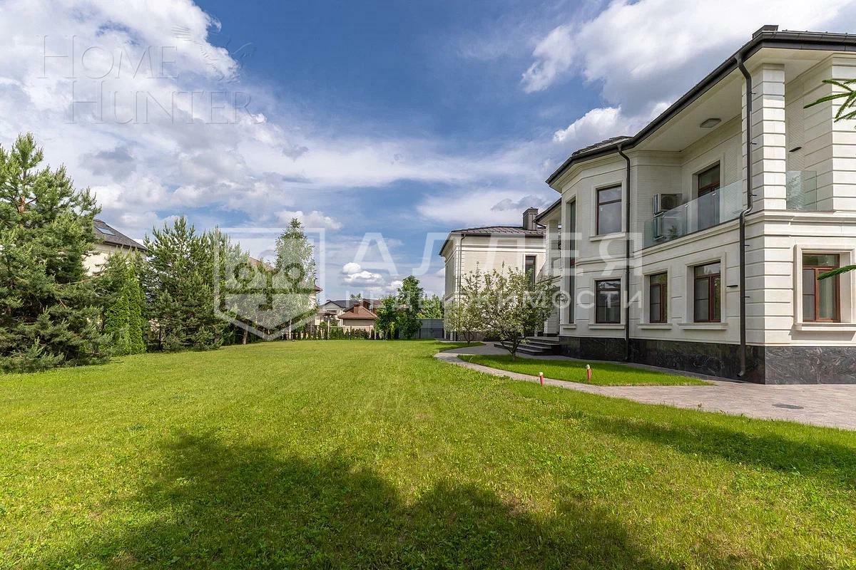 2-этажный коттедж 815 м² с отделкой