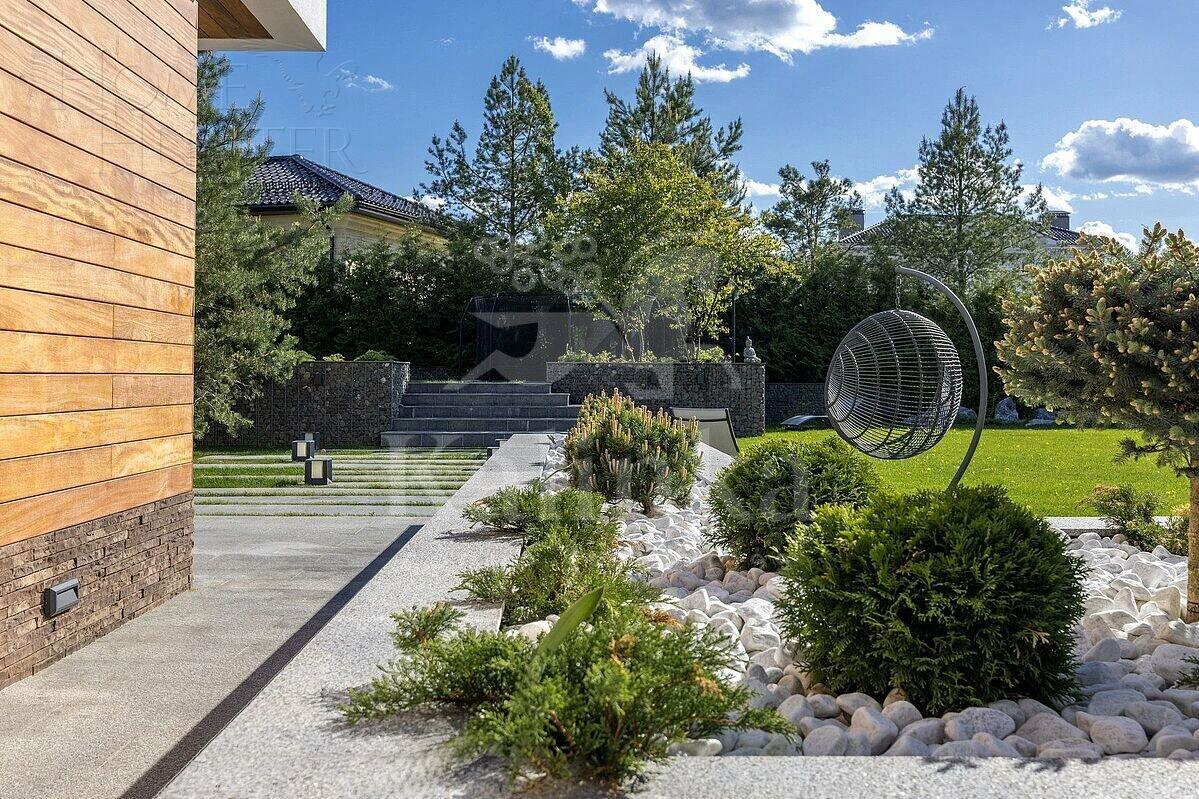 3-этажный коттедж 550 м² с отделкой