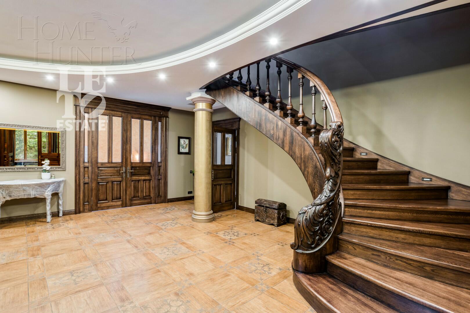 2-этажный коттедж 800 м² с отделкой