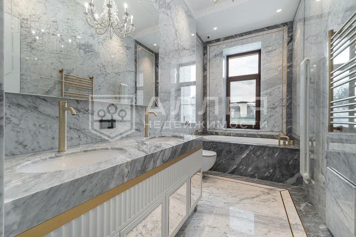 2-этажный коттедж 815 м² с отделкой