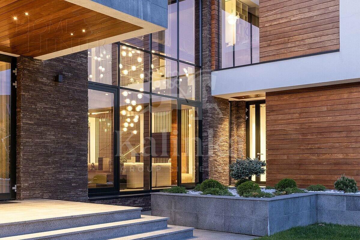 3-этажный коттедж 550 м² с отделкой