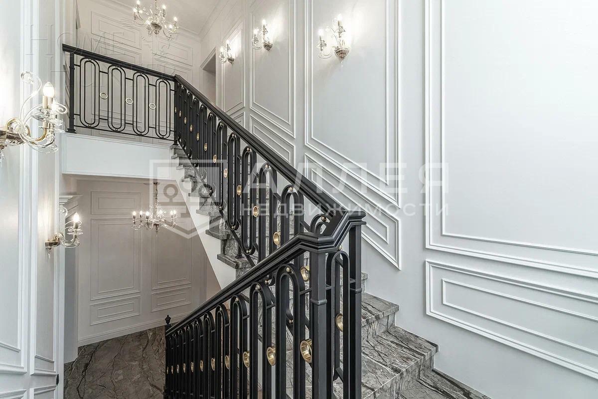 2-этажный коттедж 815 м² с отделкой