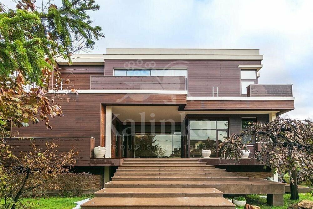 2-этажный коттедж 1 200 м² с отделкой