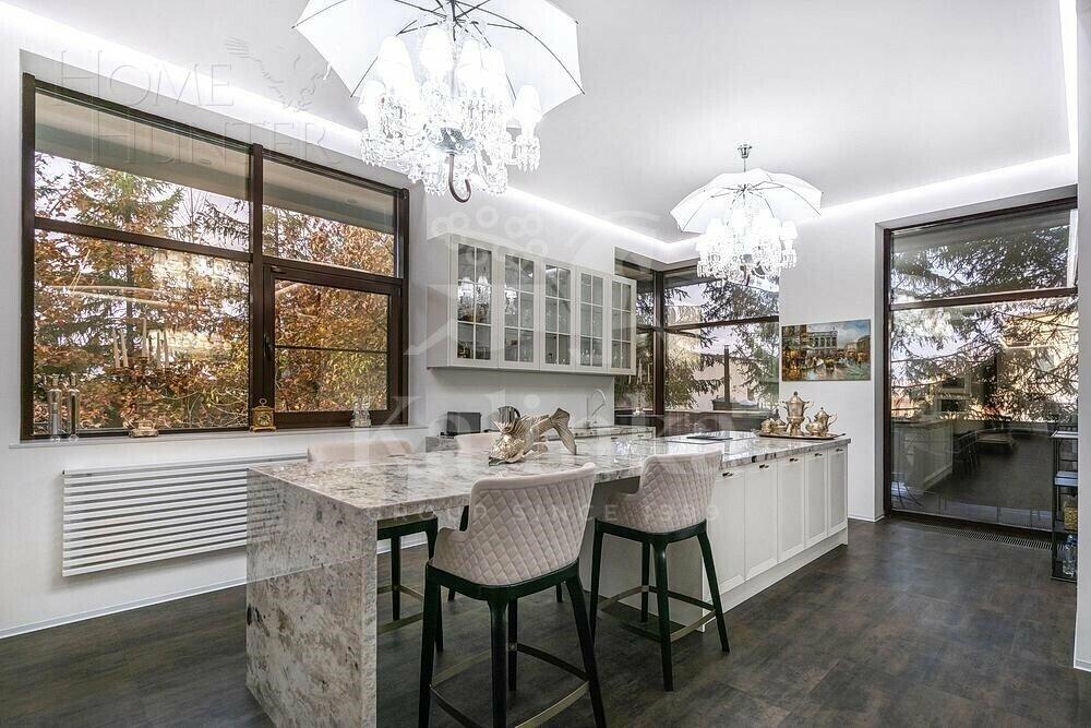 2-этажный коттедж 1 200 м² с отделкой