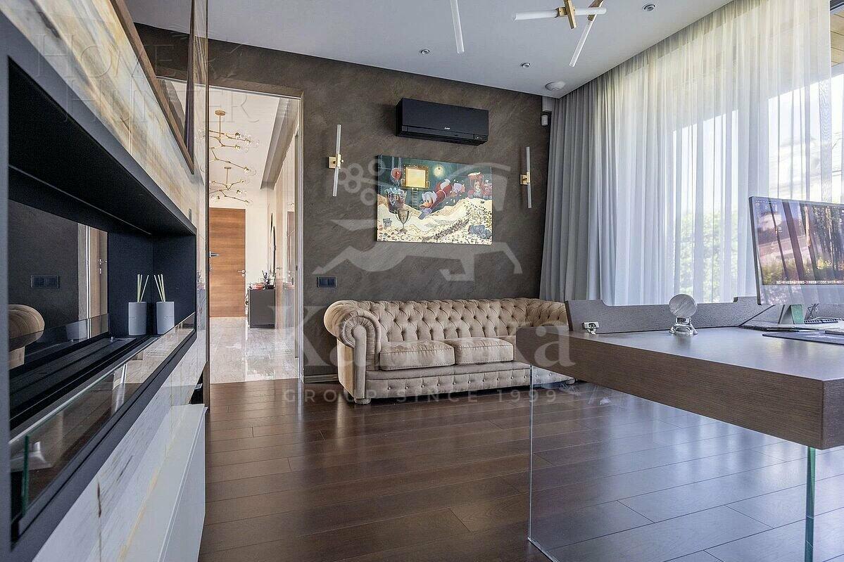 3-этажный коттедж 550 м² с отделкой