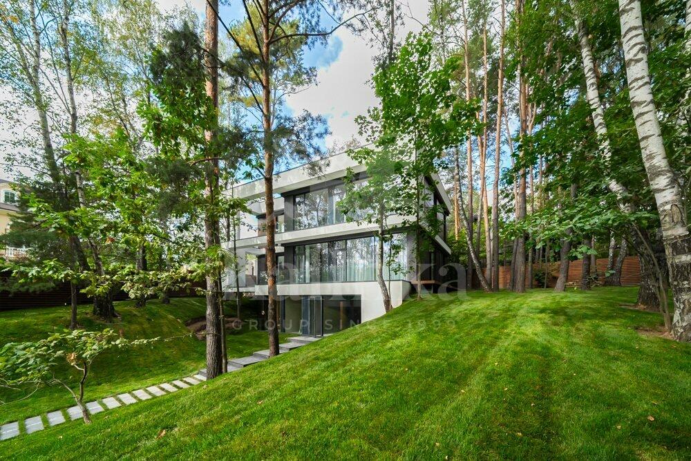 2-этажный коттедж 500 м² с отделкой