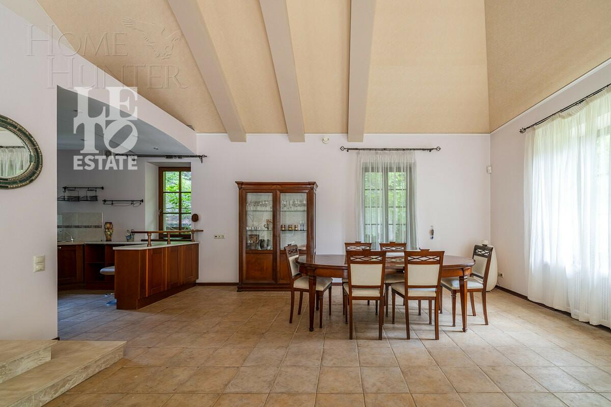 2-этажный коттедж 650 м² с отделкой