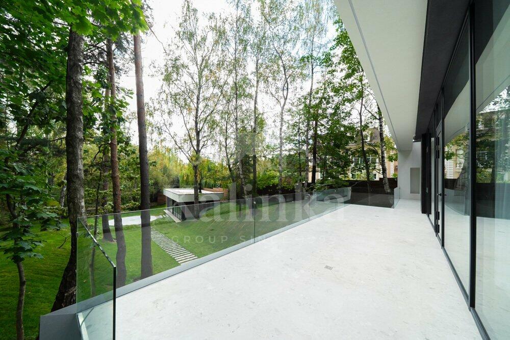 2-этажный коттедж 500 м² с отделкой