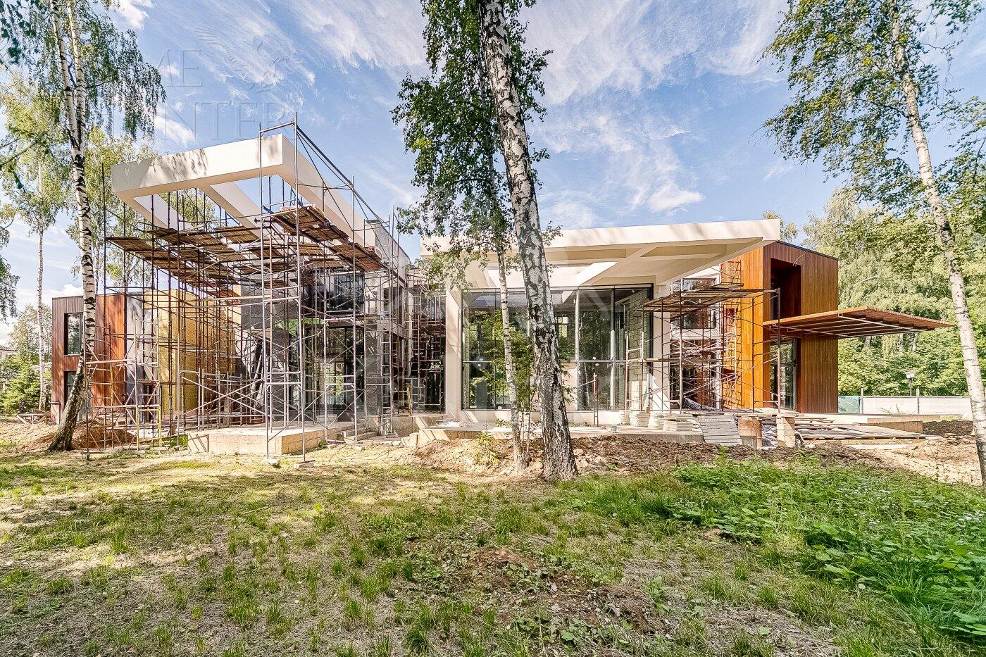 2-этажный коттедж 1 400 м² без отделки