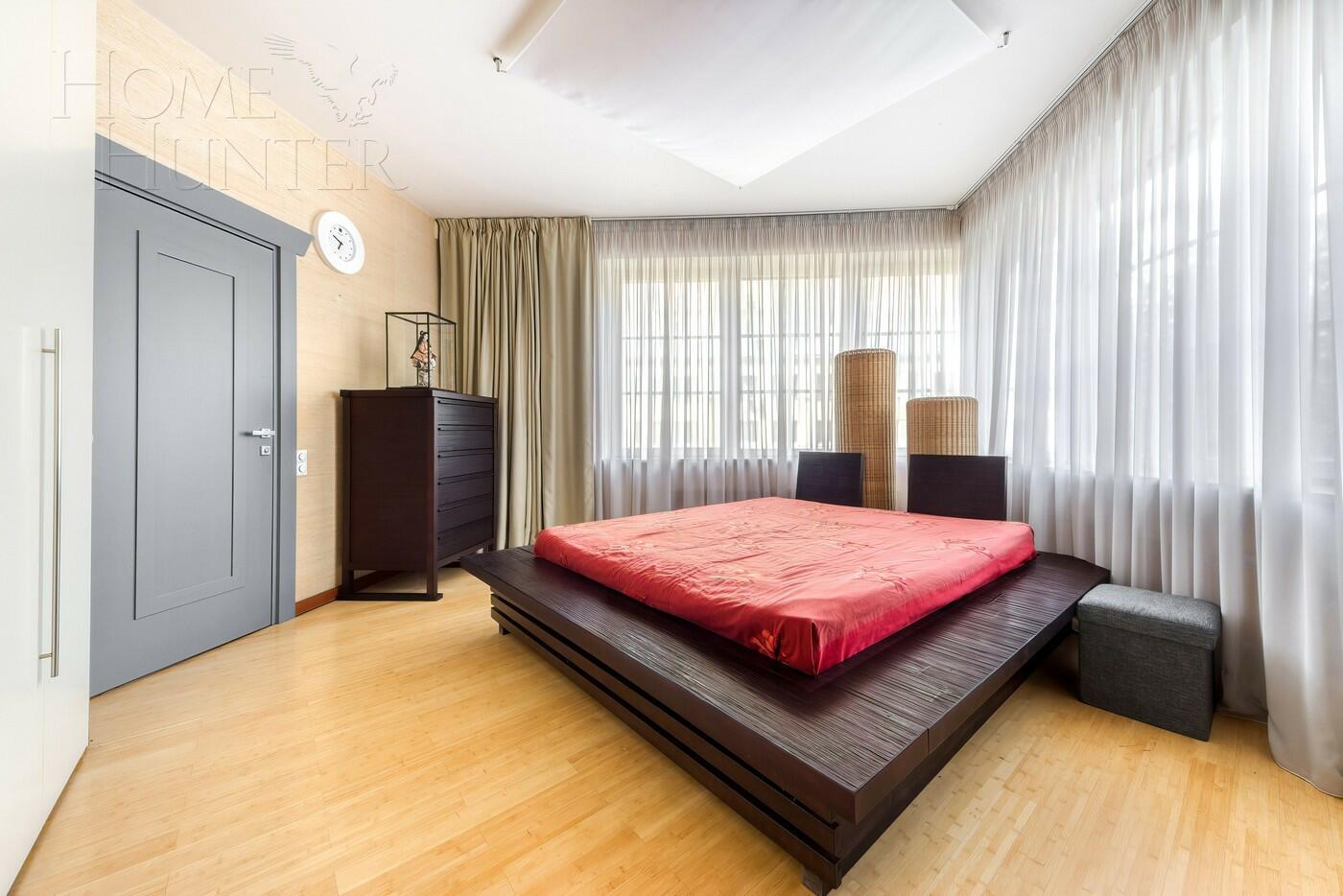 3-КОМН. КВАРТИРА С ОТДЕЛКОЙ 130 М² НА 2 ЭТАЖЕ